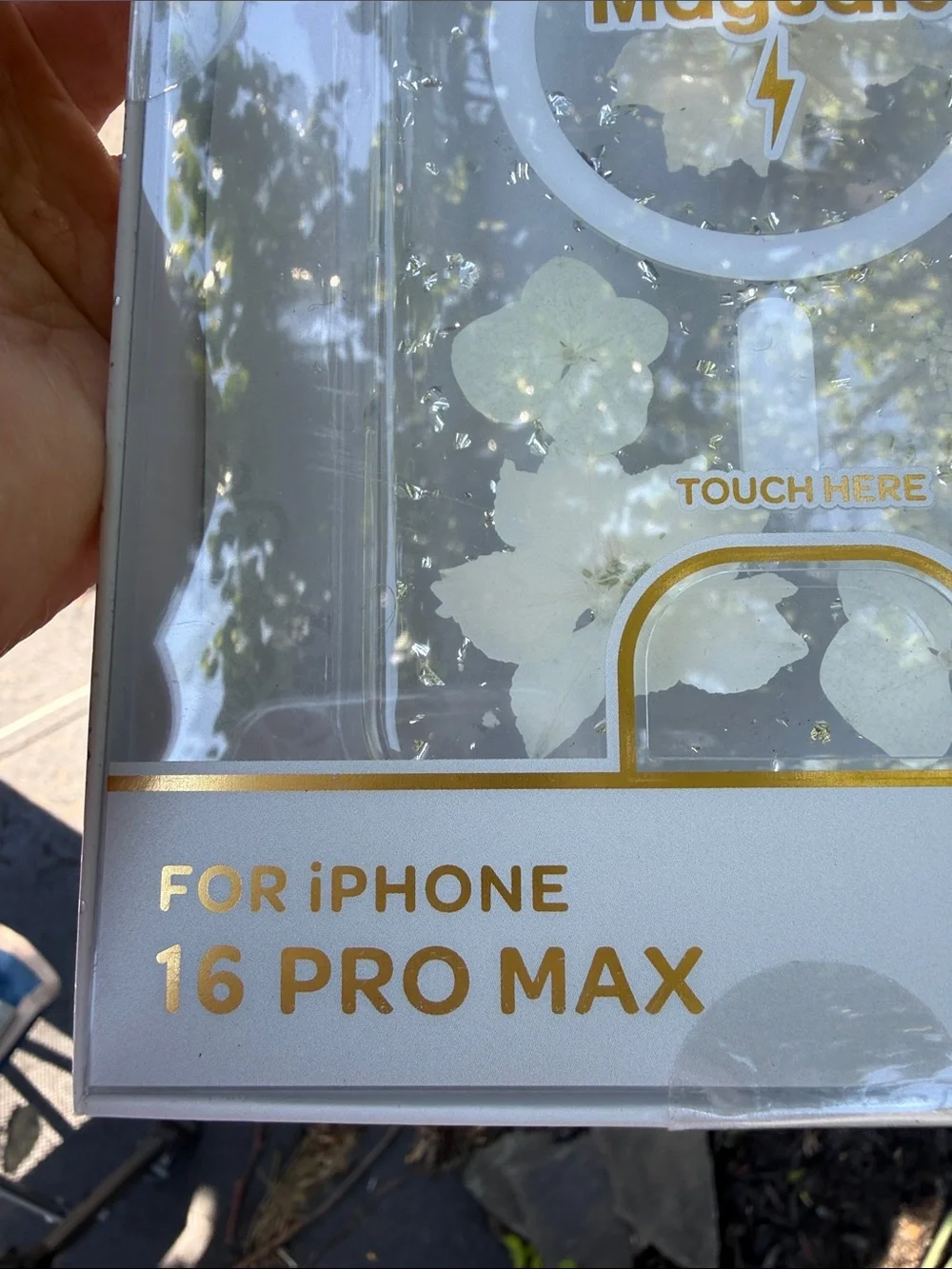 iPhone pro max case. Delilah Pressed Floral Slim Case - Clear with White Flowers